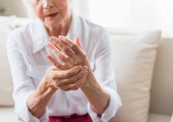 Ból neuropatyczny można odczuwać dawno po urazie kończyny.