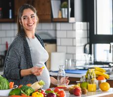 Co jeść w ciąży? Jak powinna wyglądać prawidłowa dieta przyszłej mamy?