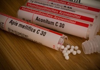 Fiolki z lekami homeopatycznymi