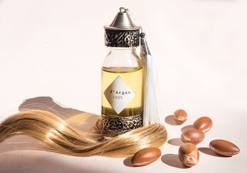 Olej arganowy nadaje się do pielęgnacji skóry i włosów / Fot. Adobe Stock
