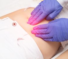 Torbiel jajnika — skąd biorą się torbiele na jajnikach i jak je leczyć?
