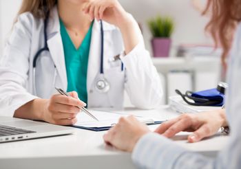 Czy clotrimazolum można stosować na swędzenie odbytu?